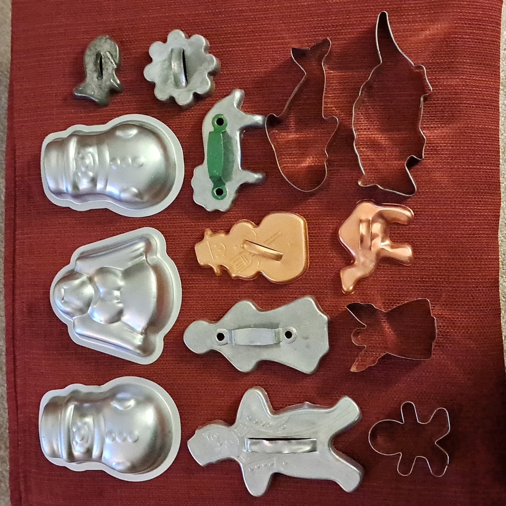 2 Snowman Cake Pans, Angel Cake Pan & Assorted Vintage Cookie Cutters